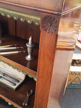 Charger l'image dans la galerie, Bibliothèque Anglaise Sheraton en acajou massif , tout début XIXE. Fabricant T Knigt & Son