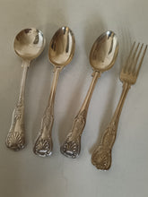 Charger l'image dans la galerie, Ensemble de 4 couverts Anglais en argent massif Sterling, modèle Kings dont 3 de George Adams à Londres deuxième moitié du XIXE
