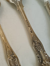 Charger l'image dans la galerie, Ensemble de 4 couverts Anglais en argent massif Sterling, modèle Kings dont 3 de George Adams à Londres deuxième moitié du XIXE