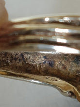 Charger l'image dans la galerie, Bague en argent doré moderniste et cabochon lapis Lazuli. Dans la goûts de Gilbert albert. Poinçon maître ZW à identifier.