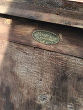 Charger l'image dans la galerie, Bibliothèque Anglaise Sheraton en acajou massif , tout début XIXE. Fabricant T Knigt & Son