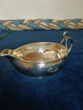 Charger l'image dans la galerie, Charles Jacot pour la maison Mugnier à Genève, exceptionnelle saucière en argent 900 . 1925/1936