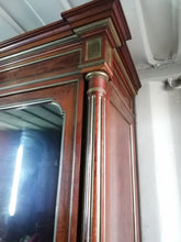 Charger l'image dans la galerie, Haute qualitée, bibliothèque vitrée d'époque Napoléon III en acajou massif. 3 portes