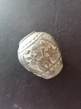 Charger l'image dans la galerie, Reproduction vase antique en bronze