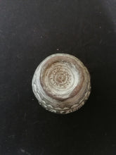 Charger l'image dans la galerie, Reproduction vase antique en bronze