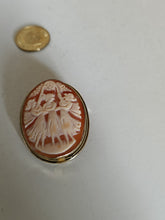 Charger l&#39;image dans la galerie, Les trois grâces,broche et pendentif camé Italie XXÈME, monture argent doré.
