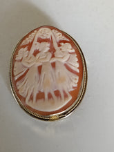 Charger l&#39;image dans la galerie, Les trois grâces,broche et pendentif camé Italie XXÈME, monture argent doré.
