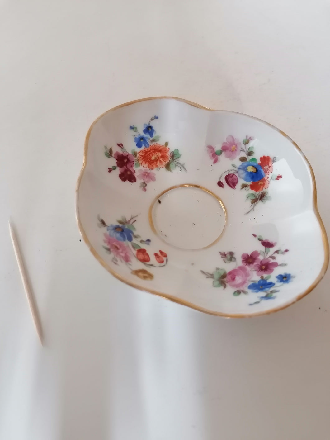 Sous coupe en porcelaine peinte de Meissen, XIXème