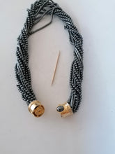 Charger l&#39;image dans la galerie, Imposant collier en hématite naturelle avec fermoir doré
