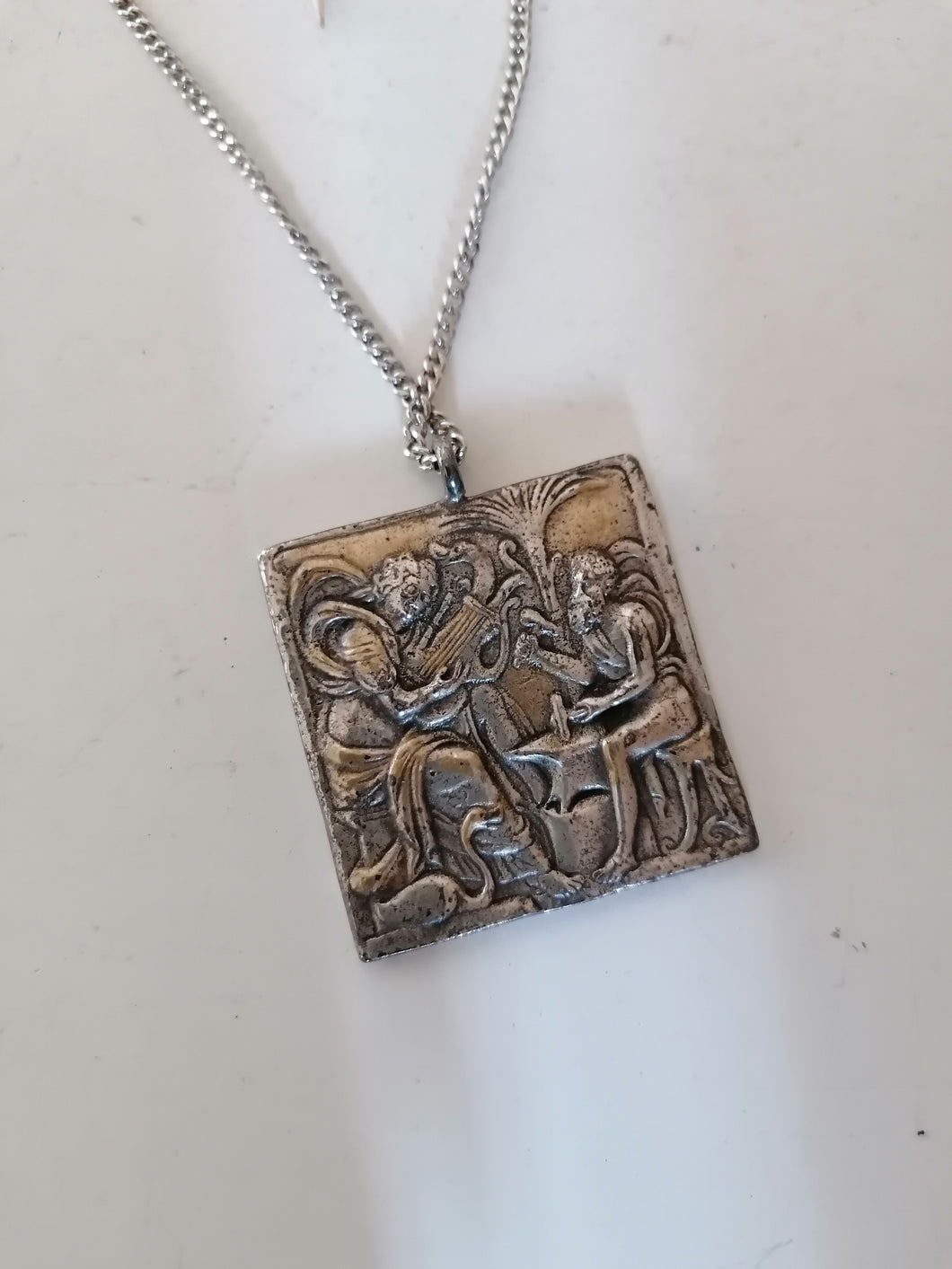 Collier Reproduction icône médiévale Alva museum