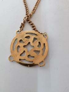 Grand Collier doré  avec pendentif celtique, Alva museum réplique