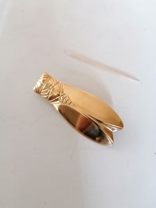 Broche cigale métal doré