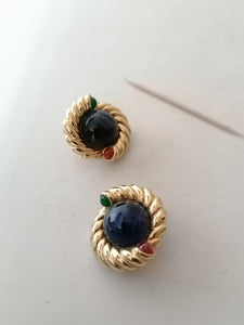 Paire de clip d'oreille doré vintage marque à identifier