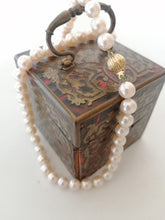 Charger l&#39;image dans la galerie, Collier perles ancienne de culture, avec fermoir en or 18 carats.
