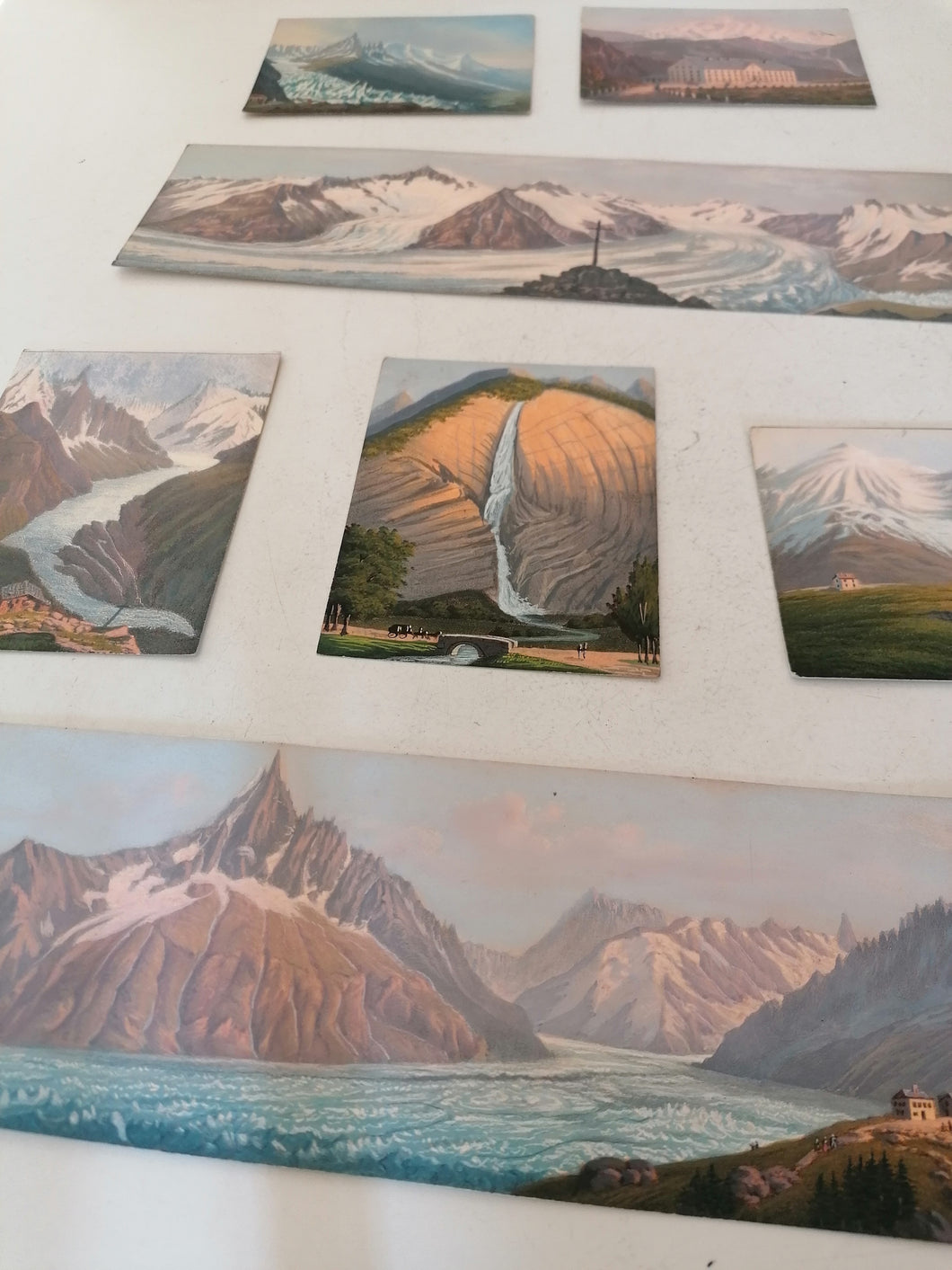 Lot de 5 gouaches peinte à la main, sujet montagne fin XIXe avec leurs glaciers. Contient deux format panoramique