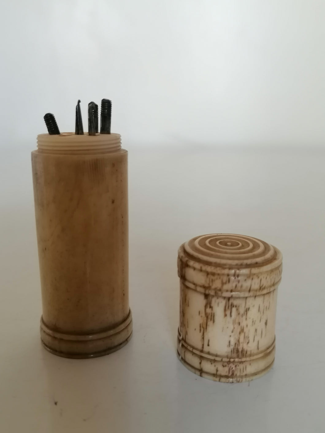 Service à crochet de voyage, en os. XIXÈME