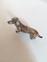 Charger l&#39;image dans la galerie, Petit basset en bronze argenté, début XXème
