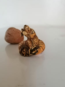 Netsuke japonais XIXème en parfait état. Belle patine