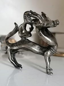Bronze argenté, cavalier avec cerf à trois têtes , origine à identifier.