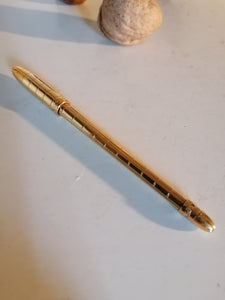 Louis vuiton stylo bille doré, petit modèle pour agenda.