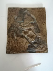 Bronze bas relief  érotique fin XIXème. Non signé