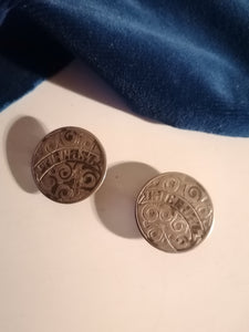 Paire de bouton ancien en argent niellé