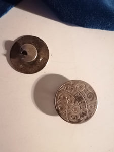 Paire de bouton ancien en argent niellé