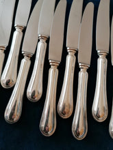 Charger l&#39;image dans la galerie, Série de 12 coûteaux entre mets, manche argent 0.800 et lame inox. Travail orfèvre italien
