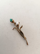 Charger l&#39;image dans la galerie, Broche muguet en argent avec perle de culture et turquoise.
