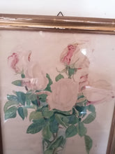 Charger l&#39;image dans la galerie, Aquarelle bouquet de rose signé, à identifier. Première partie XXème sous verre
