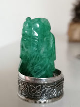 Charger l&#39;image dans la galerie, Moine chinois en pierre de jade XXème, à monter en bijoux ou pas !
