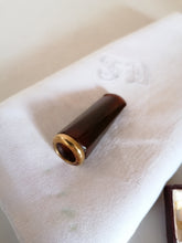 Charger l&#39;image dans la galerie, Fume cigarette en ambre et or 18 ct. Fait à Paris fin XIXème. Avec son étui
