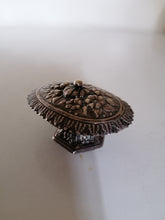 Charger l&#39;image dans la galerie, Salière empire ottoman fin XIXème argent
