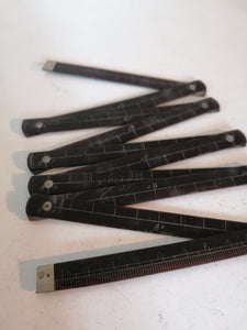Rare mètre pliant en écaille XIXème parfait état
