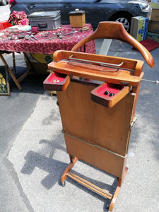 Valet muet vintage italien en bois. Bonne état général.