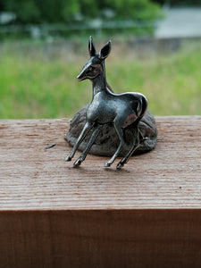 Broche biche en argent massif XXème,