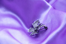 Charger l&#39;image dans la galerie, Broche papillon vintage en argent massif
