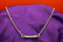 Charger l&#39;image dans la galerie, Chaîne ras du coup en argent massif . Design moderne et unisexe
