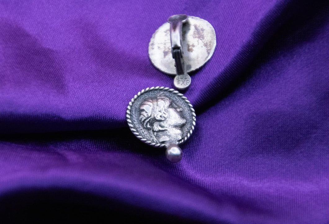 Paire de clip d'oreille argent, reproduction pièce grecque. Poinçons maître FXB