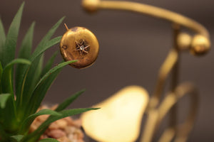Petite broche ancienne en or massif