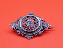 Charger l&#39;image dans la galerie, Broche ancienne argenté
