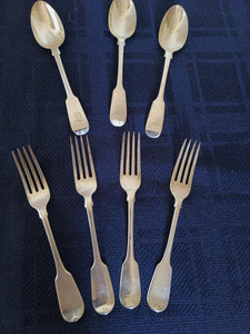 D'époque Victorian,fait à London en  1841 série de 7 couverts entre mets en Sterling 0.925