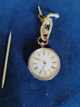 Charger l&#39;image dans la galerie, Montre gousset femme début XXÈME boîtier en argent massif , remontoirs à clé
