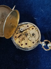 Charger l&#39;image dans la galerie, Montre gousset femme début XXÈME boîtier en argent massif , remontoirs à clé
