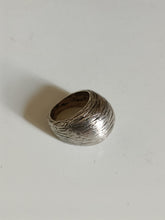Charger l&#39;image dans la galerie, Bague d&#39;époque Art déco travail français avec poinçons de maître en argent massif. Vers 1925
