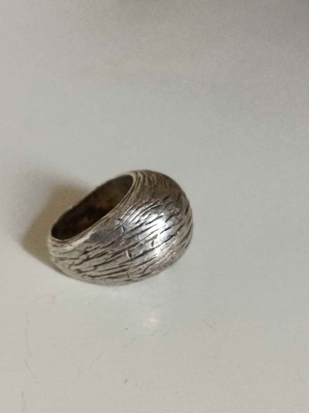 Bague d'époque Art déco travail français avec poinçons de maître en argent massif. Vers 1925