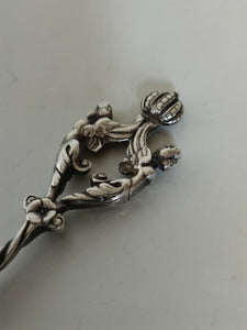 Cuillère de collection probablement allemande fin XIX dans le style haute époque