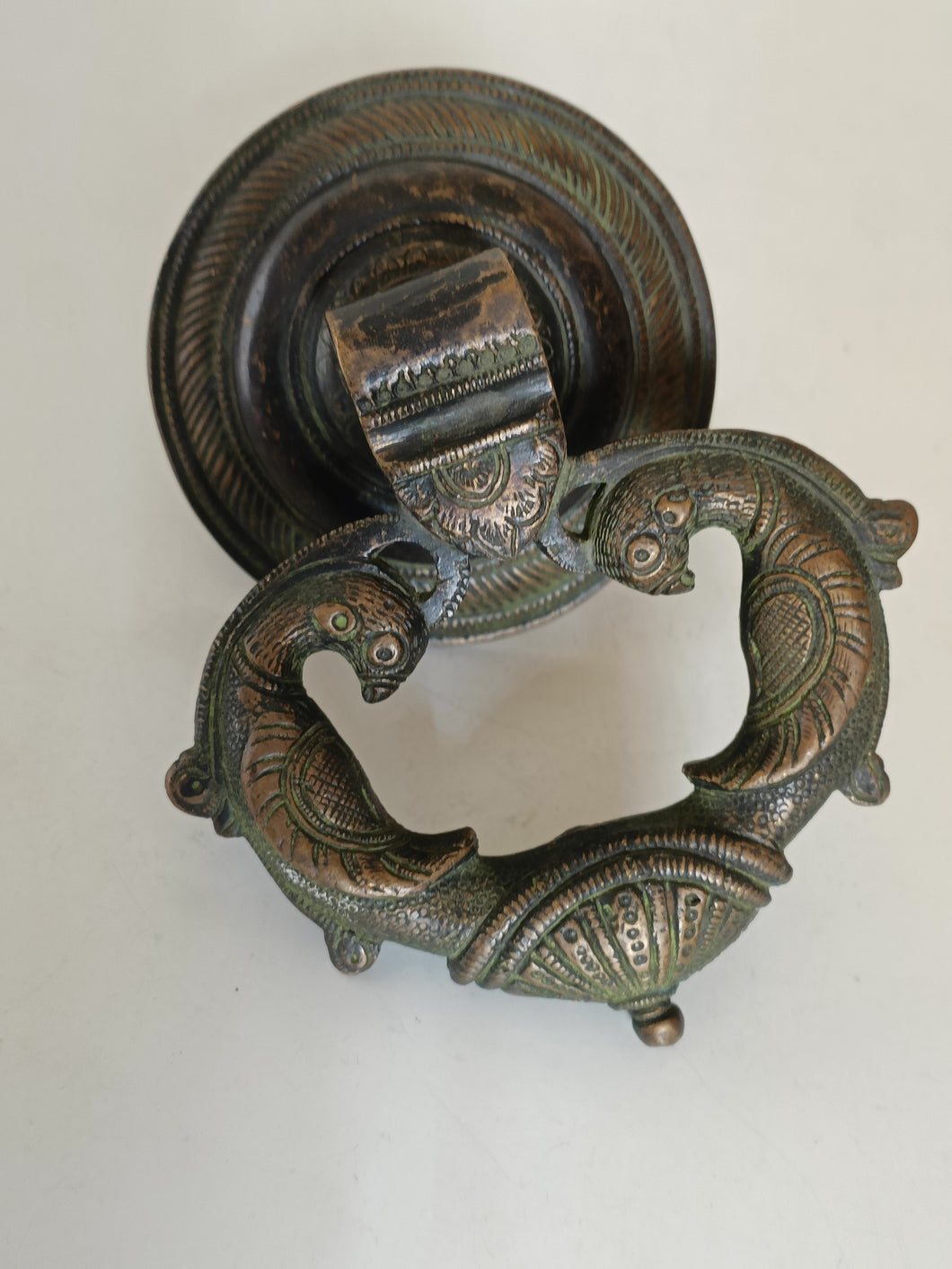 Heurtoir en bronze décors paon, inde copie XX ème