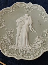 Charger l&#39;image dans la galerie, Schafer porcelaine romantique en biscuit allemand vers 1900
