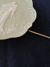 Charger l&#39;image dans la galerie, Schafer porcelaine romantique en biscuit allemand vers 1900
